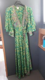 Prachtige, zo goed als nieuwe, zijden kaftan-wikkeljurk, Maat 38/40 (M), Yoga by rebecca, Nieuw, Ophalen of Verzenden