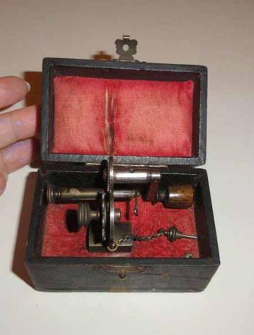 Horlogemaker gereedschap beschikbaar voor biedingen