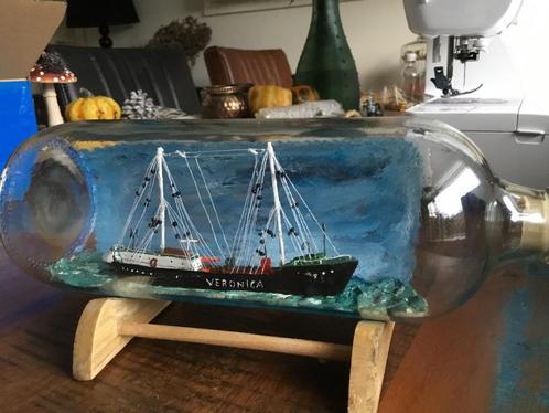 Zend schip Radio Veronica in een fles gemaakt, Hobby en Vrije tijd, Modelbouw | Boten en Schepen, Nieuw, Overige merken, Ophalen of Verzenden