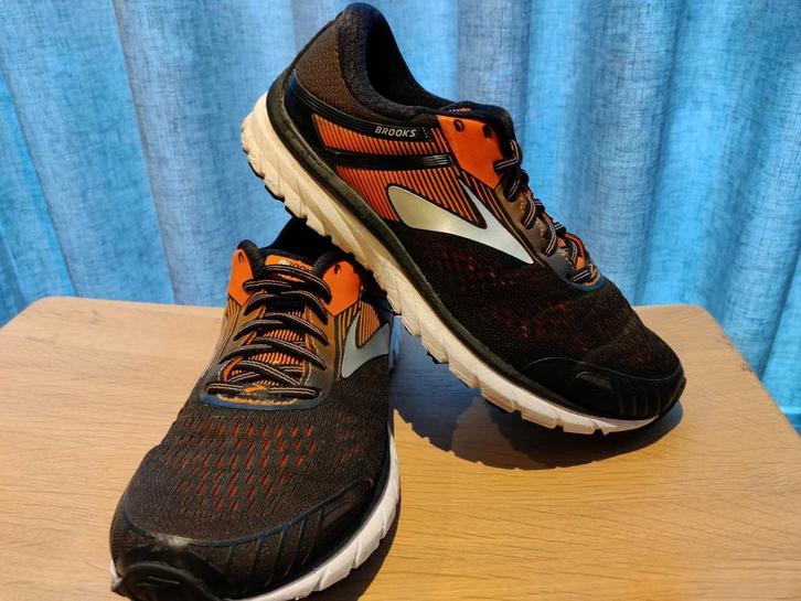 Brooks sportschoenen maat 43 (9.5) - Zo goed als nieuw!, Kleding | Heren, Schoenen, Zo goed als nieuw, Sportschoenen, Zwart, Ophalen of Verzenden