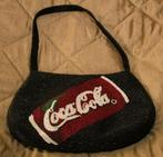 Damestasje van kraaltjes met Coca Cola logo, nieuw., Ophalen of Verzenden, Nieuw, Overige kleuren, Schoudertasje