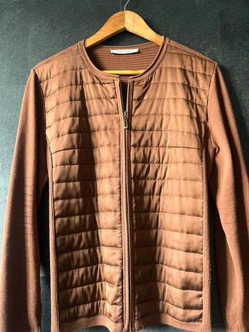 Betty Barclay vest beschikbaar voor biedingen