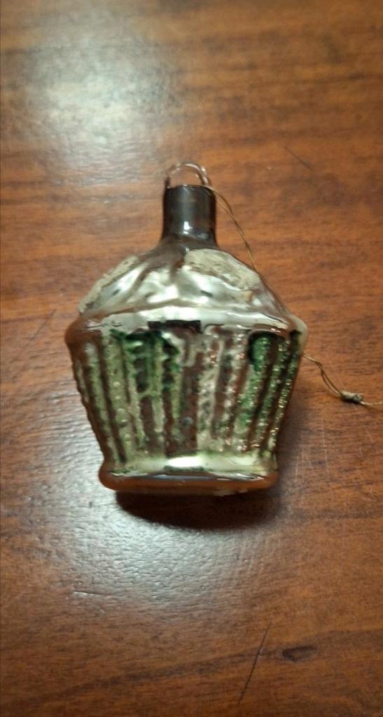 Ajeko kerstbal bloemenmandje. 110V040Z1, Diversen, Kerst, Gebruikt, Ophalen of Verzenden