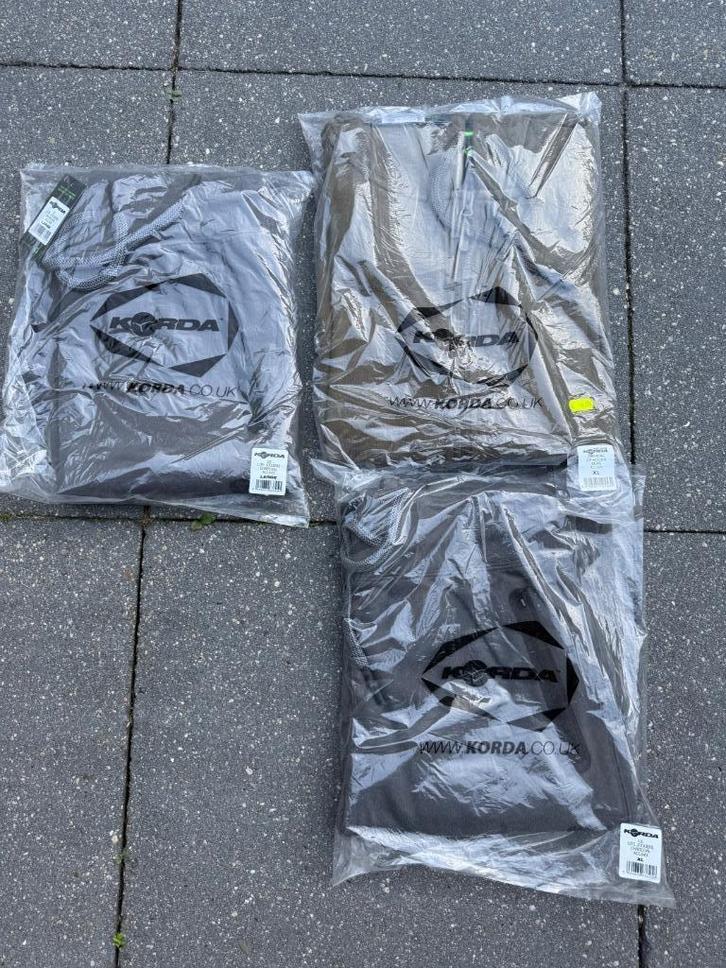 Korda dry core zip hoody, 2x korda lite jogger Nieuw., Watersport en Boten, Hengelsport | Karpervissen, Nieuw, Overige typen, Ophalen of Verzenden
