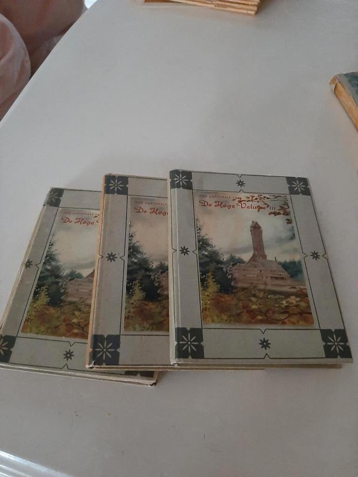 3 hele oude delen compleet van de hoge Veluwe, Boeken, Prentenboeken en Plaatjesalbums, Gelezen, Ophalen of Verzenden