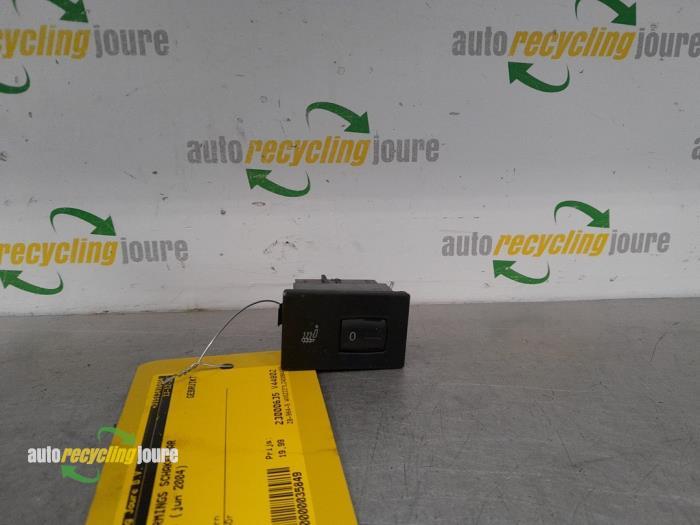 Stoelverwarmings Schakelaar van een Volkswagen Touareg, Gebruikt, -, Volkswagen, -