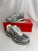Nike p-6000 silver metalic (maat 42.5), Kleding | Heren, Overige kleuren, Nike, Nieuw, Ophalen of Verzenden
