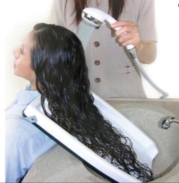 Nieuwe haarspoelbak voor rolstoel gebruikers beschikbaar voor biedingen