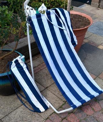 strandstoeltjes beschikbaar voor biedingen