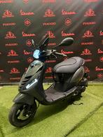 Piaggio Zip 2020 Brom! SP Agaat Grijs / RS Zadel / Garantie!, Fietsen en Brommers, Scooters | Piaggio, Zip, Ophalen of Verzenden