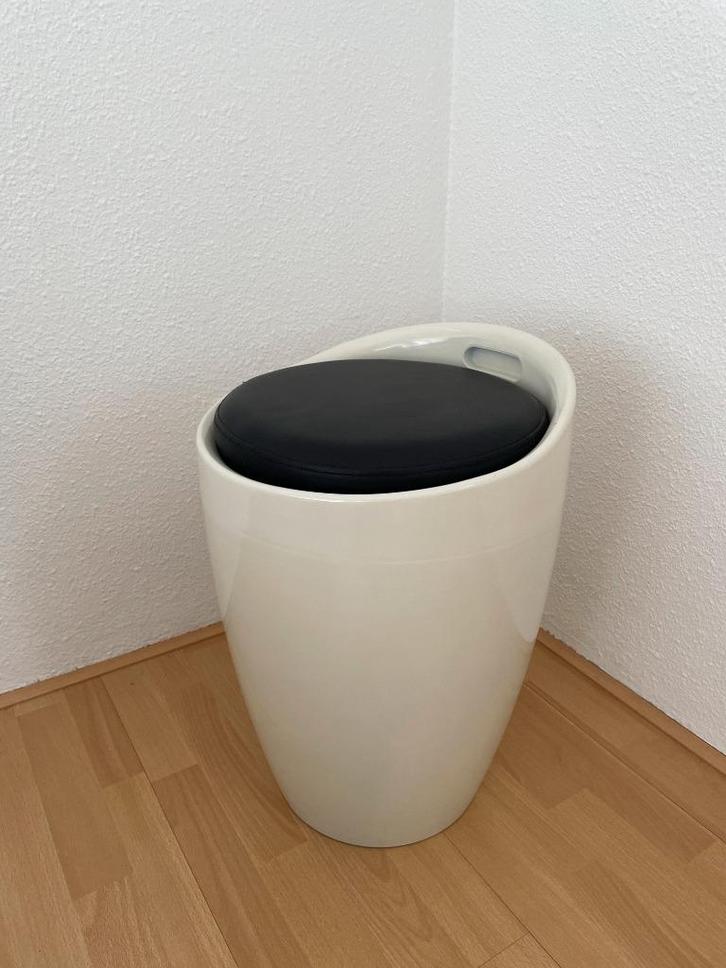 Retro kruk met opbergruimte, Huis en Inrichting, Krukjes, Gebruikt, Kunststof, Ophalen