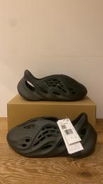Adidas Yeezy Foam RNR “Onyx”, Zwart, Nieuw, Ophalen of Verzenden, Sneakers of Gympen