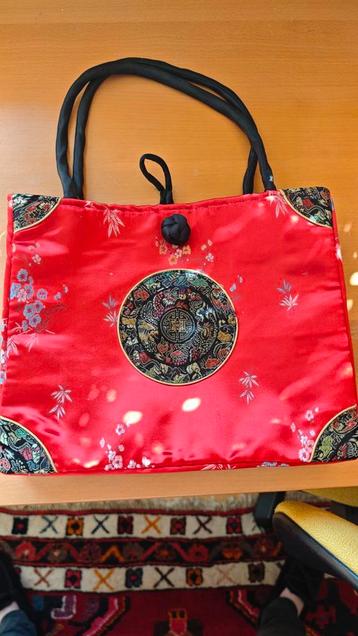 Chinese tas beschikbaar voor biedingen