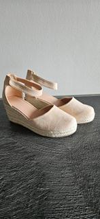 Nieuw! Sandalen met sleehak, Kleding | Dames, Schoenen, Ophalen, Beige, Nieuw, Sandalen of Muiltjes