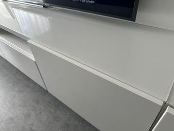 Ikea Besta tv meubel hoogglans wit met glasplaat - afbeelding 4