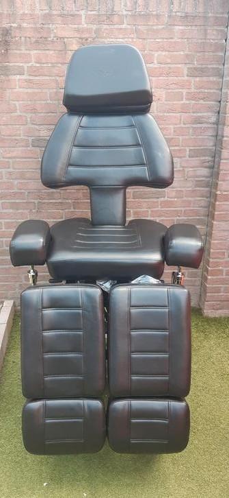 Tattoo stoel behandelstoel massage tafel pedicure NIEUWSTAAT beschikbaar voor biedingen