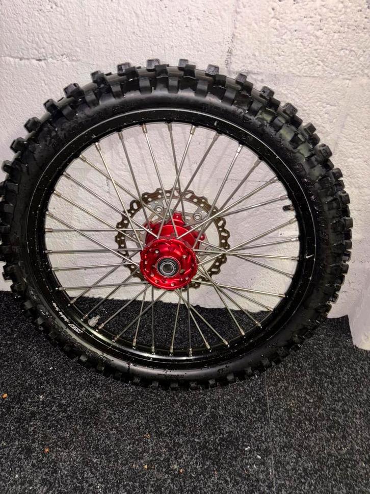Crossmotor voorwiel 21 inch met Dunlop band, Fietsen en Brommers, Fietsonderdelen, Zo goed als nieuw, Ophalen of Verzenden