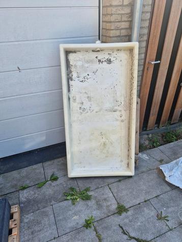 Gratis Lekbak voor wasmachine + droger beschikbaar voor biedingen