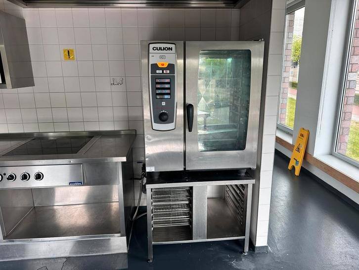 Combisteamer met 10 platen en onderstel 19kw, Zakelijke goederen, Horeca | Keukenapparatuur, Ovens, Magnetrons en Steamers, Ophalen of Verzenden