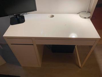 MICKIE Bureau - Gebruikt beschikbaar voor biedingen