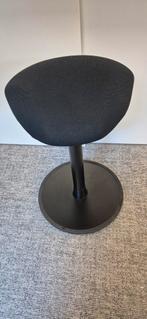 Hele mooie ONGO Free Tall balanskruk aangeboden., Ophalen, Zo goed als nieuw, Zwart, Bureaukruk