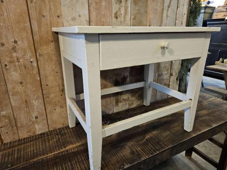 brocante tafel,salontafel ``WOONWINKEL RUSTIEK``, Antiek en Kunst, Curiosa en Brocante, Ophalen of Verzenden