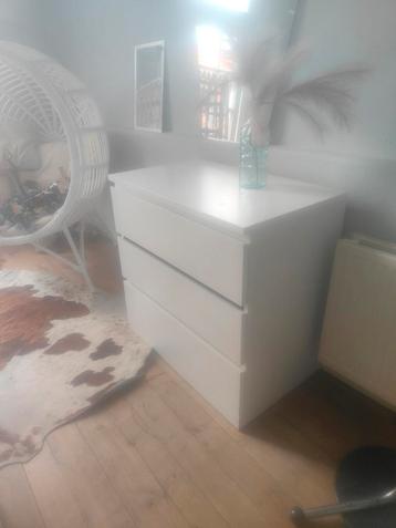 Wit bureau met lade en ladekast te koop