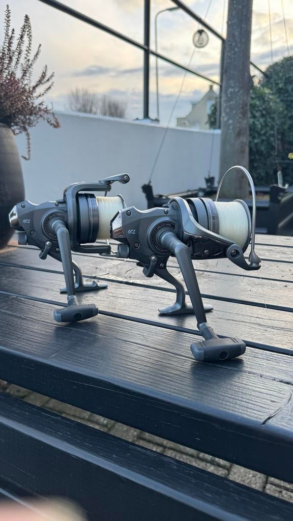 2x Daiwa Crosscast BR 5500LDA Bigpit Molens, Watersport en Boten, Hengelsport | Karpervissen, Zo goed als nieuw, Molen, Ophalen of Verzenden