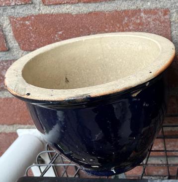Blauwe Keramische Pot beschikbaar voor biedingen