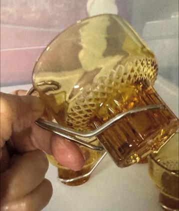 Amberkleurige vintage theezakjes of espressoglaasjes  beschikbaar voor biedingen