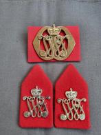 Setje 44 painfbat Regiment Johan Willem Friso (oogjes), Ophalen of Verzenden, Landmacht, Nederland, Embleem of Badge