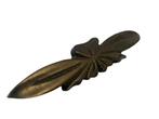 Antieke zwarte bakelieten vleermuis rouwbroche, 6 cm ca 1900