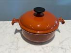 Le Creuset La Mama 17 cm Burnd Orange in nieuwstaat, Gietijzer, Ophalen of Verzenden, Zo goed als nieuw, Keramische plaat