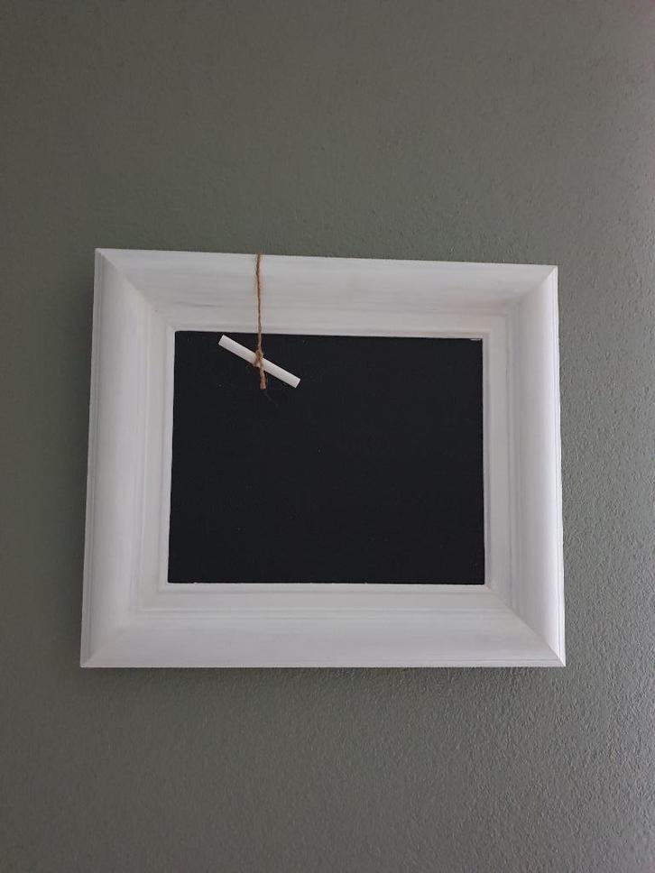 Laaks Brocante, mooie witte lijst met schoolbord, Huis en Inrichting, Woonaccessoires | Lijsten, Minder dan 50 cm, Minder dan 50 cm