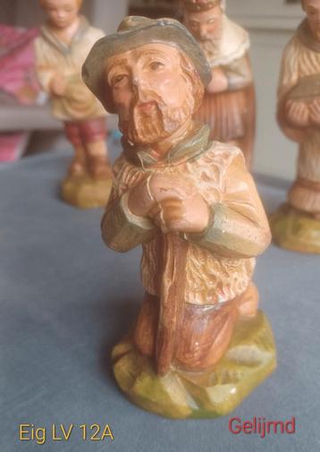 Knielende man met stok kerststal figuur Lumen Venlo 12A beschikbaar voor biedingen