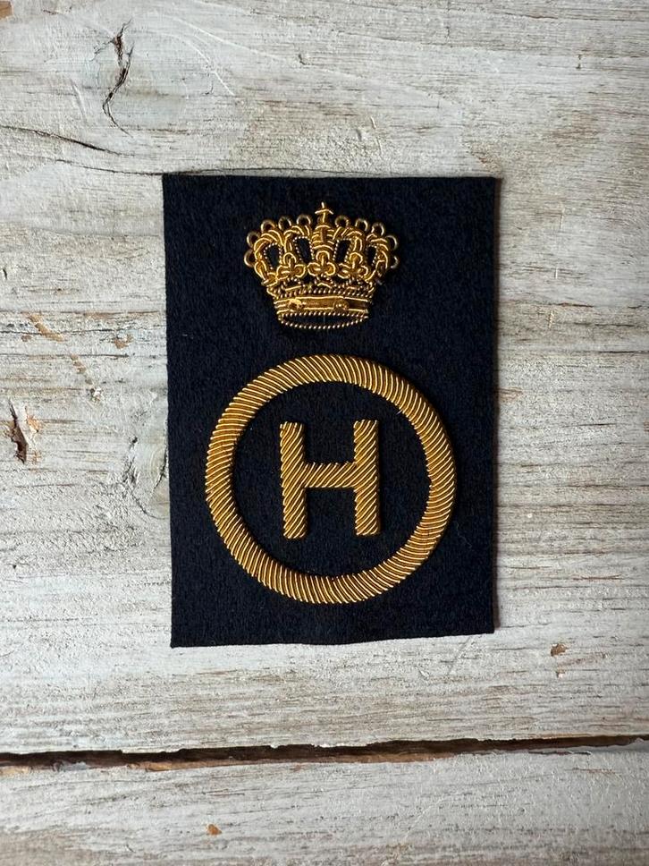 Marine Embleem Hofmeester Kroon, Verzamelen, Militaria | Algemeen, Marine, Embleem of Badge, Nederland, Verzenden