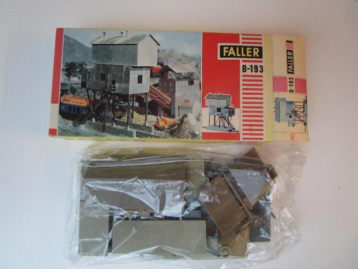 Faller B-193, Hobby en Vrije tijd, Modeltreinen | H0, Zo goed als nieuw, Brug, Tunnel of Gebouw, Gelijkstroom of Wisselstroom