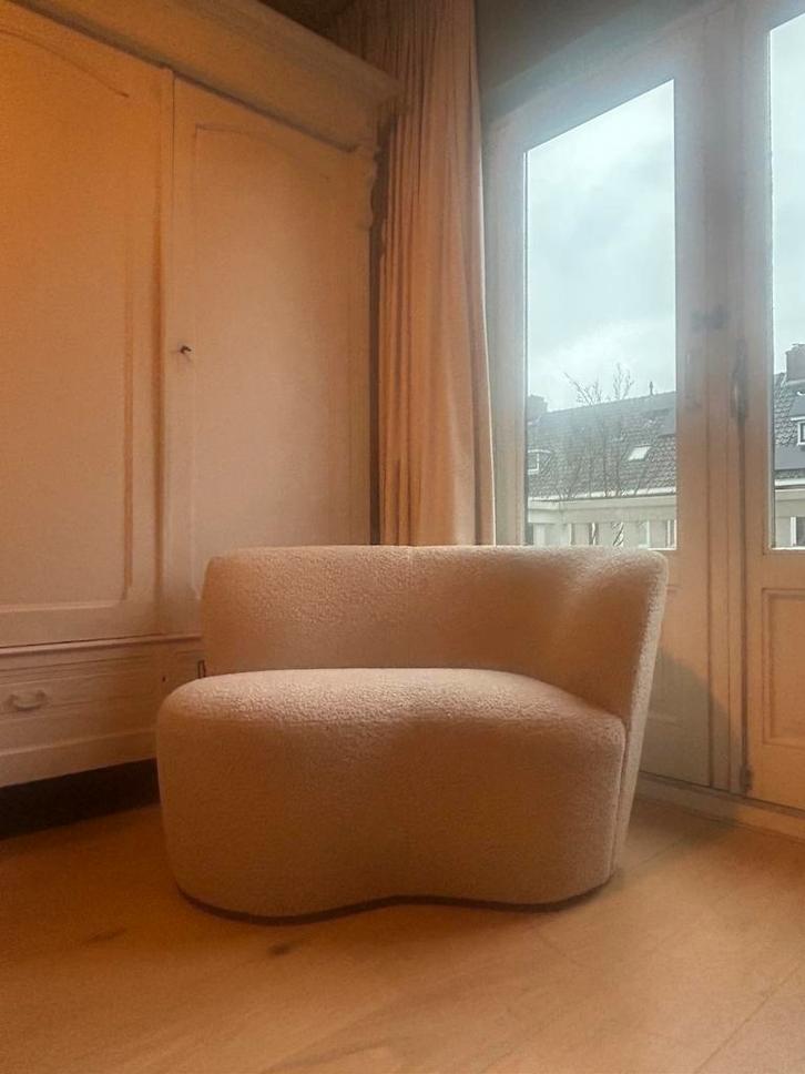 Woood fauteuil Stone crème boucle leuning rechts, Huis en Inrichting, Banken | Sofa's en Chaises Longues, Gebruikt, Eenpersoons