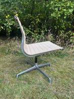 Te koop: Eames ea106 door Herman Miller, Huis en Inrichting, Stoelen, Ophalen, Gebruikt, Eén