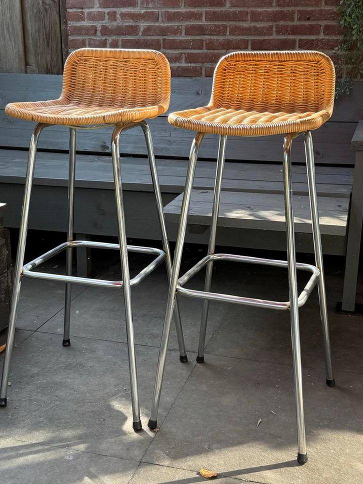 Dirk van Sliedregt Rotan Krukken - Set van 2 Rohe, Huis en Inrichting, Barkrukken, Gebruikt, 60 tot 90 cm, Metaal, 2 krukken, Met voetsteun