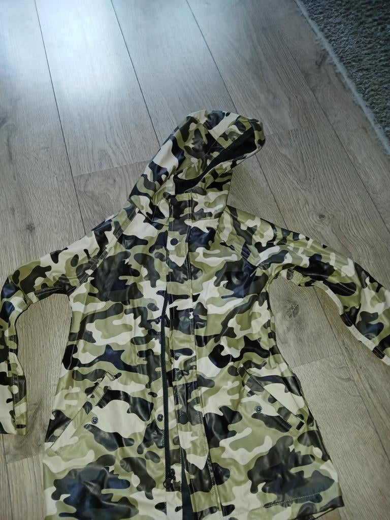 Camouflage Regenjas Kinderen maat 128, Ophalen of Verzenden, Zo goed als nieuw, Onbekend, Jongen of Meisje