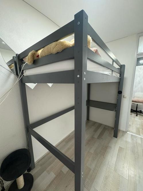 Hoogslaper grijs leenbakker zo goed als nieuw, Huis en Inrichting, Slaapkamer | Bedden, Zo goed als nieuw, Eenpersoons, 90 cm