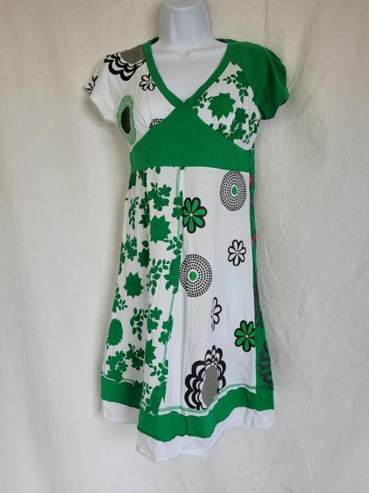 Leuke grappige wit-groene jurk mt L/XL, Kleding | Dames, Jurken, Zo goed als nieuw, Maat 42/44 (L), Wit, Boven de knie, Ophalen of Verzenden