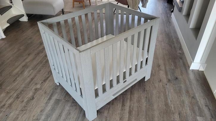 Babybox Coming Kids Zanzi Grijs, Kinderen en Baby's, Boxen, Zo goed als nieuw, Vierkant, In hoogte verstelbaar, Lade, Ophalen