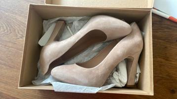 Unisa pumps nude beige maat 39 pascual beschikbaar voor biedingen