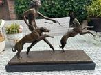 bronzen sculptuur vrouw m 2 windhonden honden, Ophalen of Verzenden