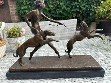 bronzen sculptuur vrouw m 2 windhonden honden beschikbaar voor biedingen