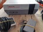 Nintendo NES met Mario Bros. / Duck Hunt spel en Zapper gun, Gebruikt, Ophalen of Verzenden