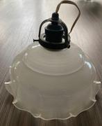Antiek hanglampje van matglas met koperen bovenkant, Ophalen of Verzenden
