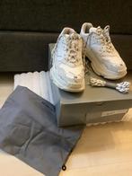 Balenciaga Triple S sneakers maat 39, Ophalen of Verzenden, Zo goed als nieuw, Wit, Sneakers of Gympen